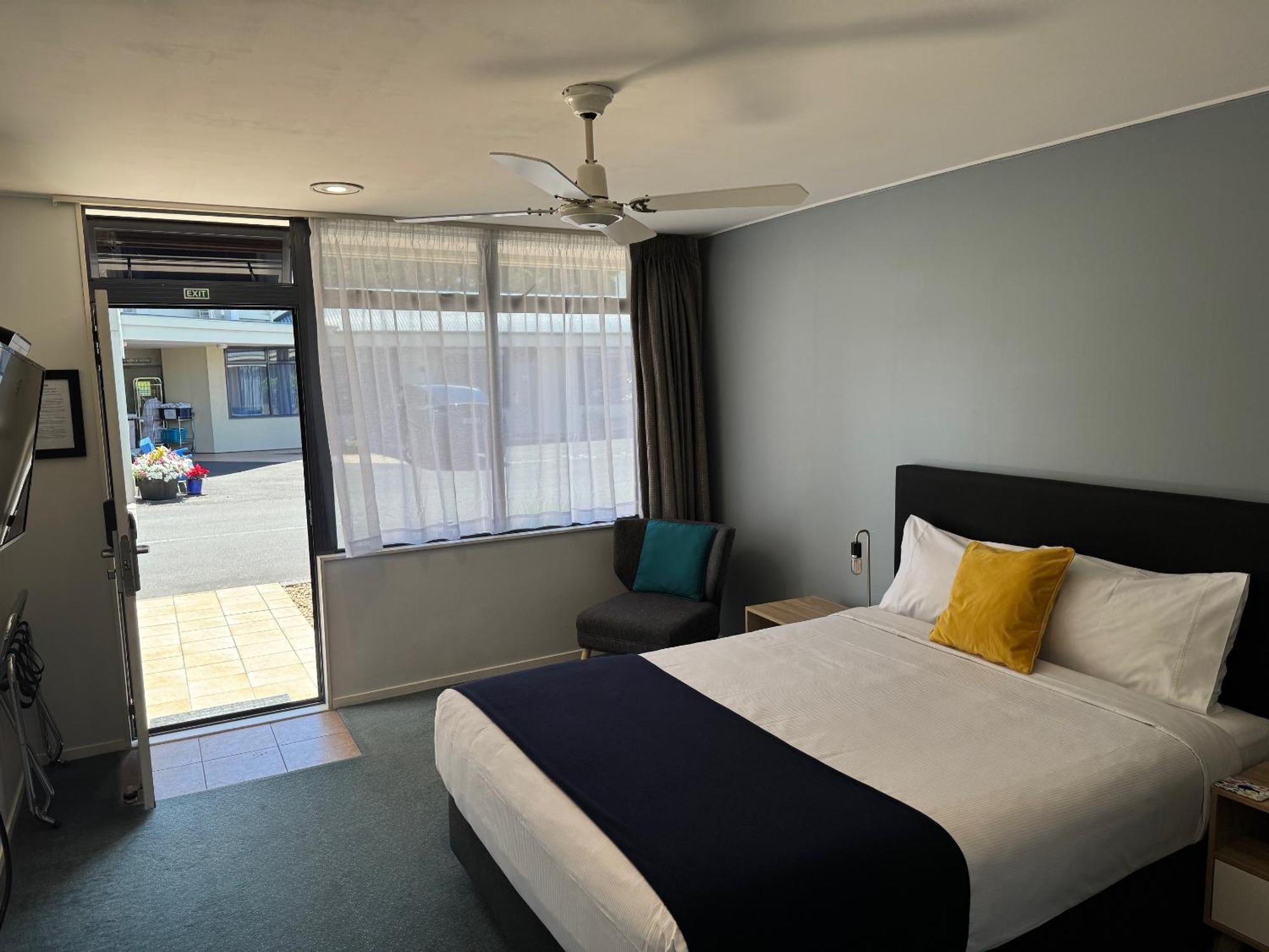 Academy Motor Inn ตาอูรังกา ภายนอก รูปภาพ
